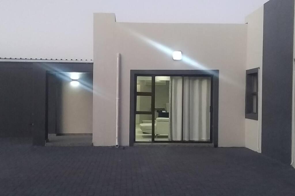 Cozier Glitz Villa Cape Town Eksteriør bilde