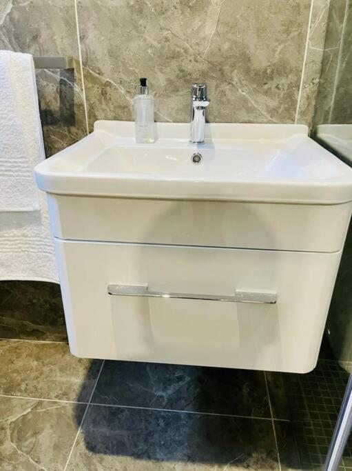 Cozier Glitz Villa Cape Town Eksteriør bilde