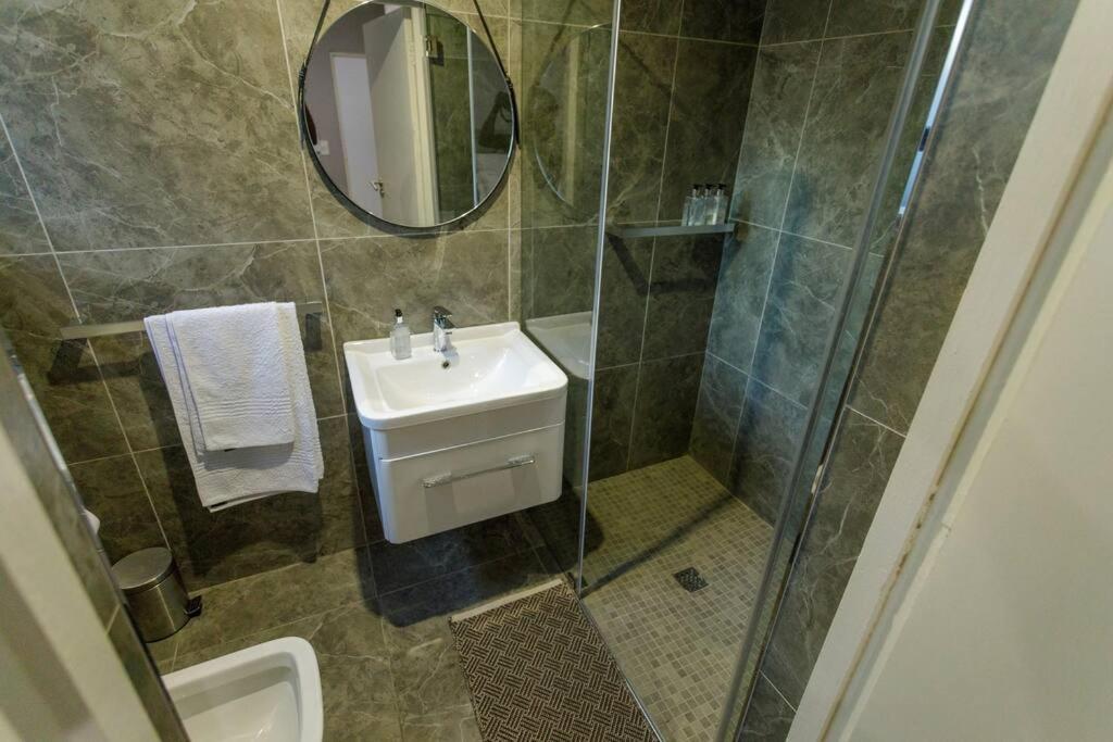 Cozier Glitz Villa Cape Town Eksteriør bilde