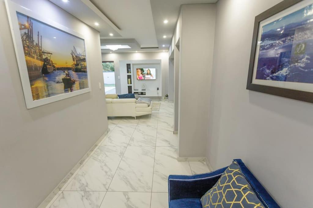Cozier Glitz Villa Cape Town Eksteriør bilde