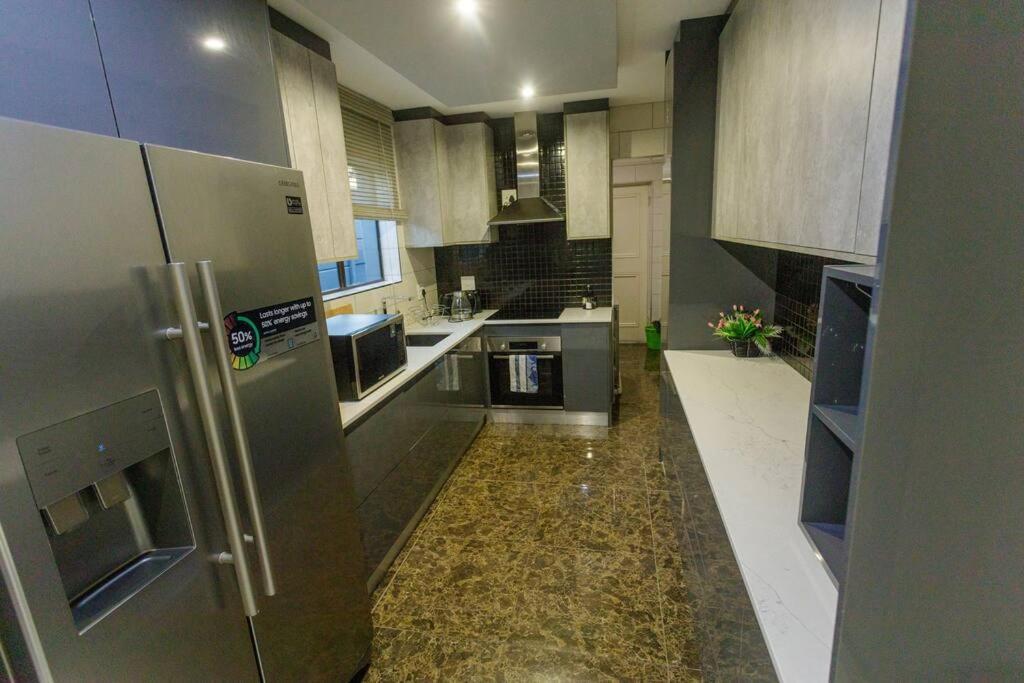 Cozier Glitz Villa Cape Town Eksteriør bilde
