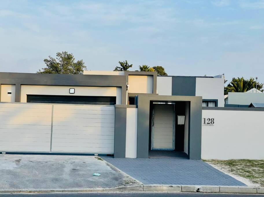 Cozier Glitz Villa Cape Town Eksteriør bilde