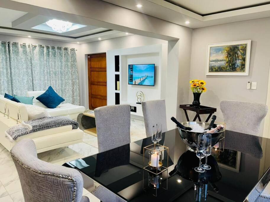 Cozier Glitz Villa Cape Town Eksteriør bilde