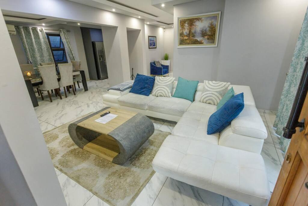 Cozier Glitz Villa Cape Town Eksteriør bilde
